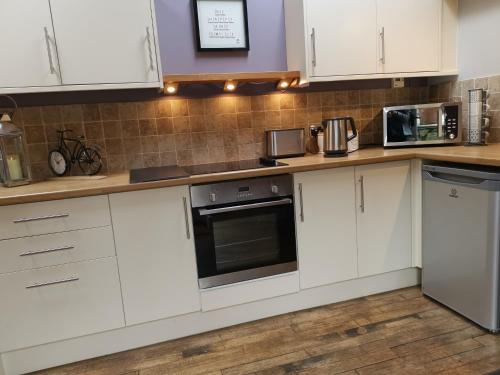 Broadrock Accommodation - Clock Cottage & The Loft - image 5