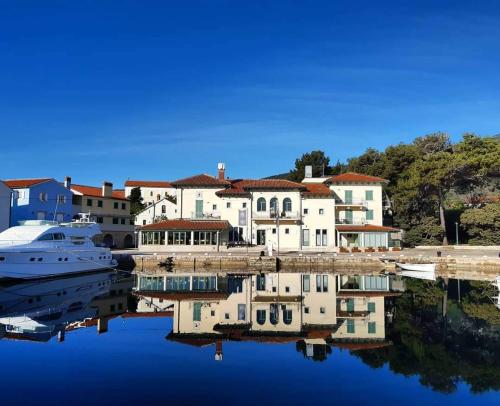 Hotel Televrin, Nerezine