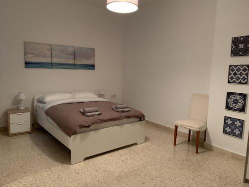 Large apartment close to rocky beach MCRE1-1