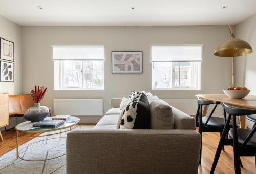 The Kennington Escape - Modern & Bright 2bdr Apartment, Vauxhall, London