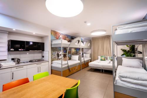 Family Studio Apartment with Bunk Beds image 3