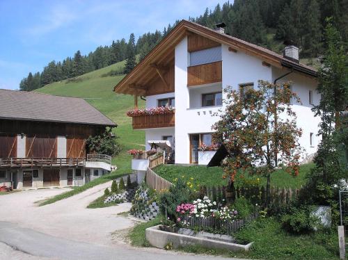  Agriturismo Tolpei, Pension in Wengen