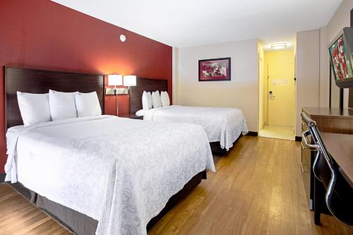 Deluxe Room with Two Double Beds Poolside Smoke Free