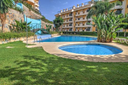 Holiday Apartment in Senorio de Aloha with Sea views