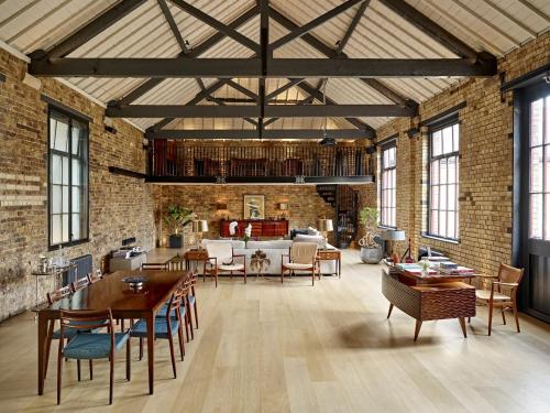 One Of A Kind Victorian Luxury Loft In Clerkenwell, Farringdon, London