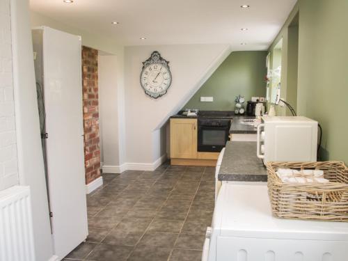 1 Royal Oak Cottages - image 8