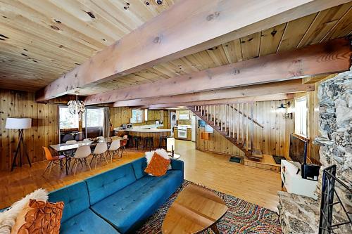 Charming Creek-Side Cabin - Near Lake Ski Resorts home - main image