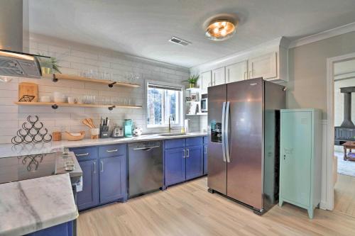 Chic Charleston Home - Half Mile to Park Circle! in Charleston, USA