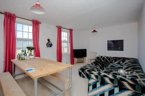 Modern and Cosy 1 Bedroom Top Floor Flat in East Dulwich 
