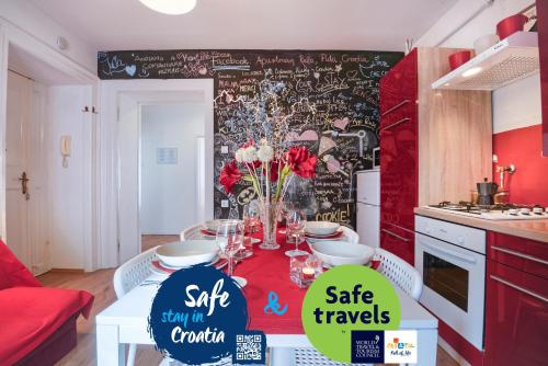  Apartments Ruža in Pula