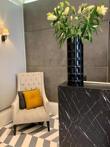 Eccleston Square Hotel - image 12