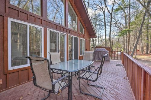 Spacious Family Escape Walk to Lake Michigan! in Muskegon