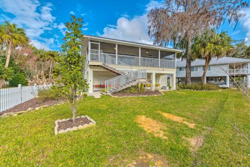 Withlacoochee River House with Dock and Kayaks!