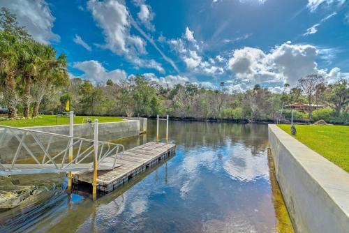 Withlacoochee River House with Dock and Kayaks!