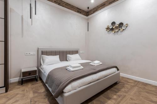 Rynok Square apartment 2 - image 2