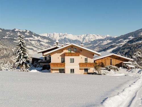 Large flat close to the ski area