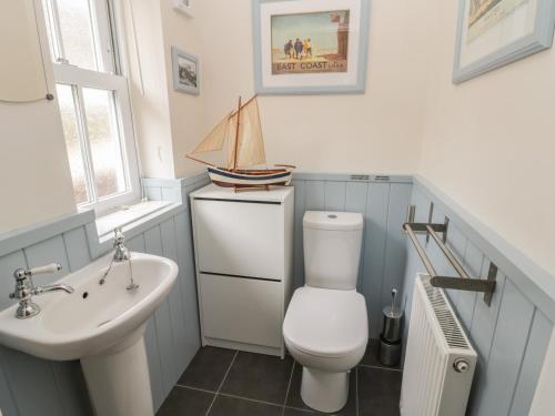 Clickety-Clack Cottage - image 10