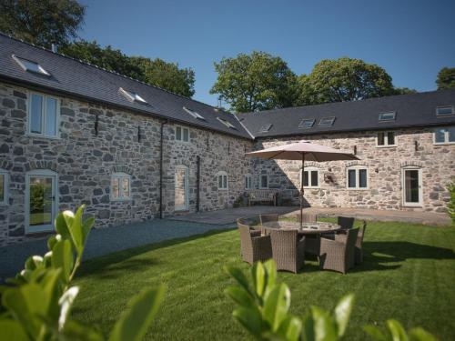 Castell Courtyard gîte à louer Llanrhaeadr-ym-Mochnant