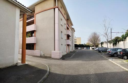 Grand T3 avec clim, parking et terrasse privative - Agen