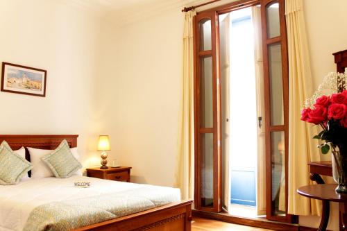 Casa Hotel Las Plazas - Tap to explore photos