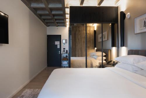 Bellwort Hotel Room Type - Deluxe Double Room