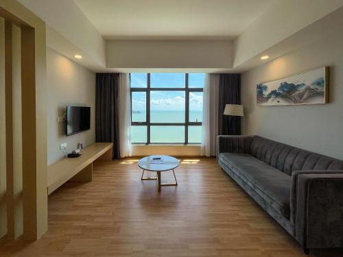 Family Room Sea View image 7