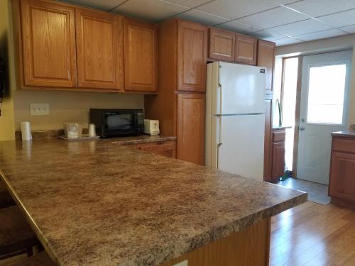 廚房, 琥珀休閒酒店 (Ambers Hideaway) in 威斯康辛峽谷 (WI)