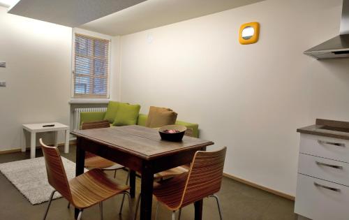One-Bedroom Apartment image 10