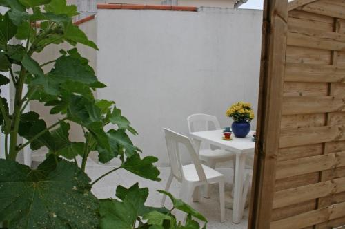 Maison La Tranche-sur-Mer, 2 pièces, 4 personnes - FR-1-22-274 gîte à louer LE LOGIS DE CHASSAGNE