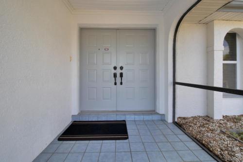 Entrance, Joseph in Port Charlotte (FL)