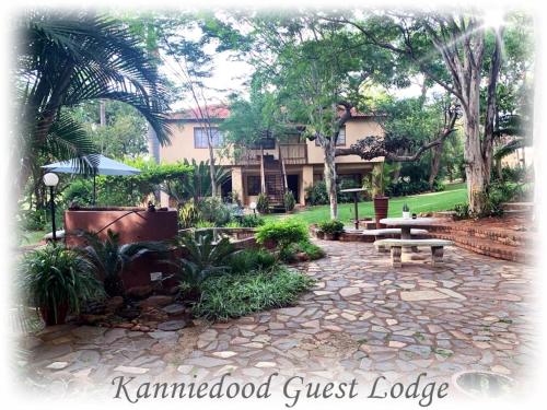 Kanniedood Guest Lodge in 莫高帕恩