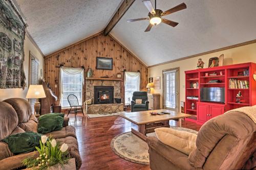 B&B Sevierville - Firefly Cove - 3 Mi to Parkway and National Park! - Bed and Breakfast Sevierville