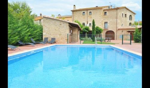 Villa in Cornella del Terri Sleeps 27 includes Swimming pool and Air Con gîte à louer Pujals dels Cavallers