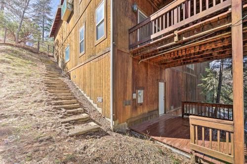 Bears Den Cabin with Fenced-In Yard 5 Mi to Lake