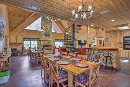 Grand Lodge on the River Hot Tub and Fire Pit! - image 5