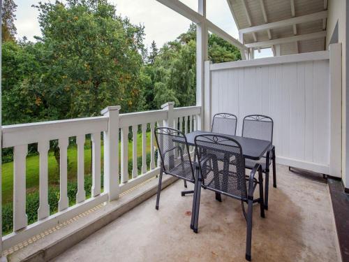 Dünenpark Binz Klassik Appartement mit 2 Schlafzimmern und Balkon im Dachgeschoss - image 6