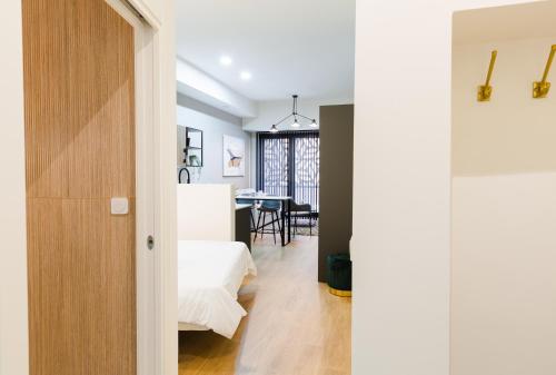 Alma Malaga Flat - main image