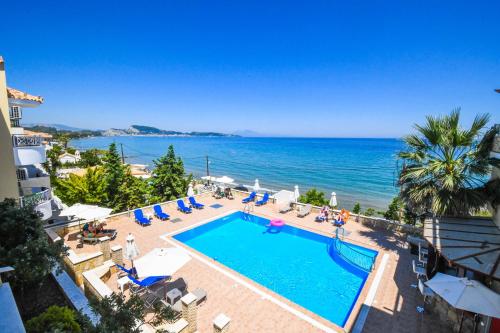 Nefeli Beach - living by the sea