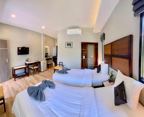 Palm Scenery Resort in Haadson Beach