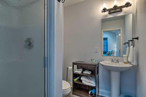 Downtown Ocean Springs Retreat 1 Mi to Beach! Downtown Ocean Springs Retreat 1 Mi to Beach!