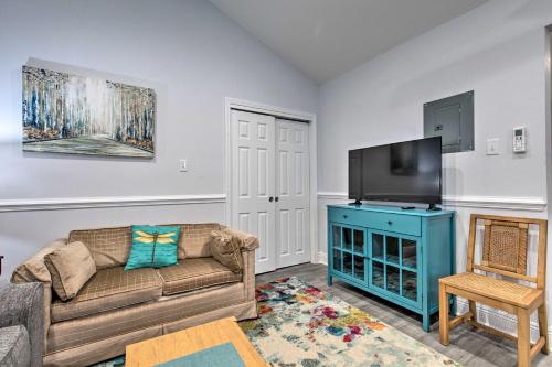 Downtown Ocean Springs Retreat 1 Mi to Beach! Downtown Ocean Springs Retreat 1 Mi to Beach!