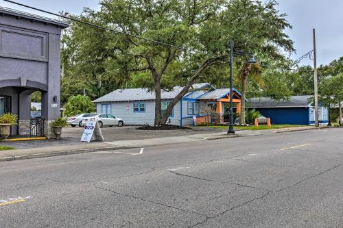 Downtown Ocean Springs Retreat 1 Mi to Beach! Downtown Ocean Springs Retreat 1 Mi to Beach!