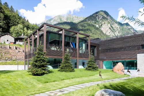 . Mirtillo Rosso Family Hotel