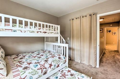 Beach Pebble Townhome about quarter Mile to Ocean! - image 3