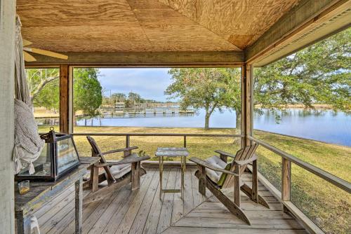 Waterside Belhaven House and Cottage with Porch and Dock in วิลเลียมตัน (NC)