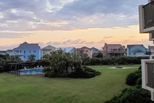 Sands Villa Resort Oceanfront Condo with Pool - image 2