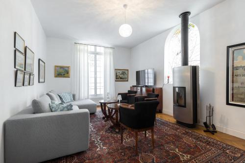 Stylish Art Deco villa near the sea 4 Bdrs Pool and garage