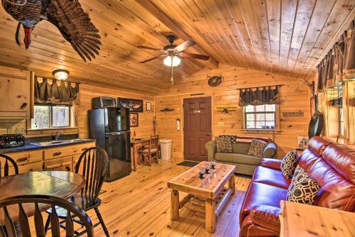 Pet-Friendly Semper Fi Cabin with Fire Pit!