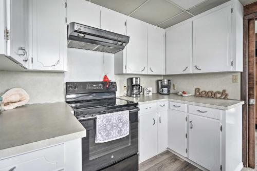 Serenity By The Sea - Chic Oceanfront Home with Deck, Brookings (foto 8)