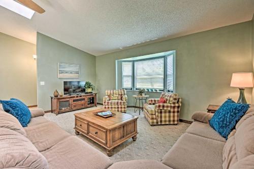 Spacious Home 5 Mi to Beach and Intl Speedway - main image